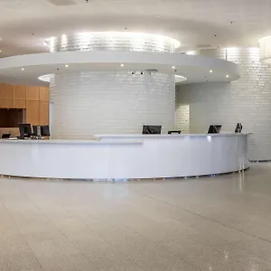 4* Ξενοδοχείο Hilton Helsinki Airport